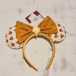 Disney waffle loungefly ears NWT